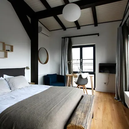 The Pines Boutique Villa