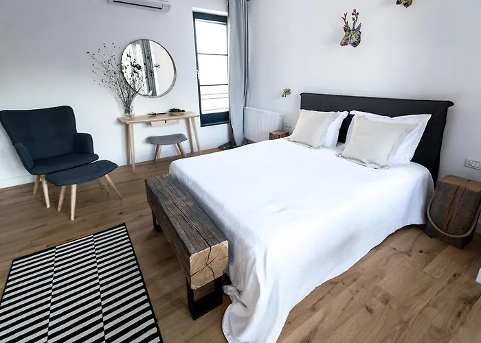 The Pines Boutique Villa *